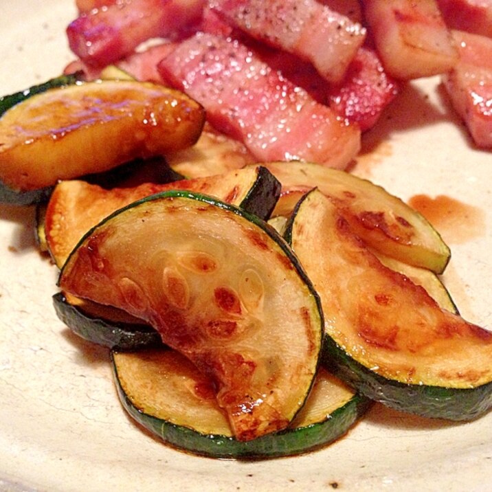 ズッキーニの美味しすぎる簡単焼き レシピ 作り方 By ピタちゃん6009 楽天レシピ ズッキーニの美味しすぎる簡単焼き レシピ 作り方 By ピタちゃん6009 楽天レシピ